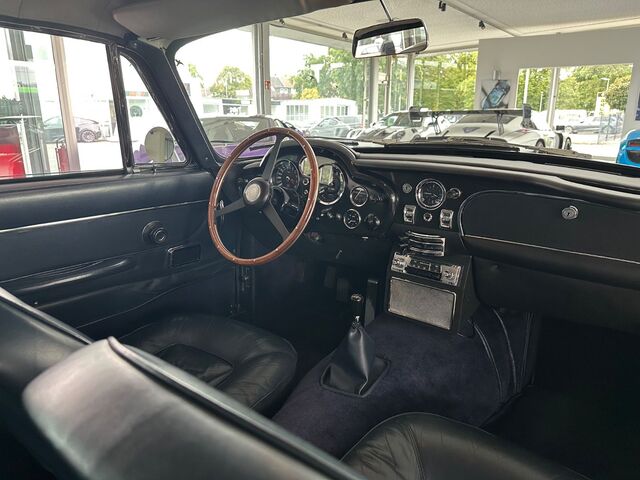 ASTON MARTIN DB 6  LHD