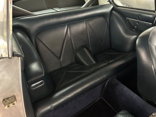 ASTON MARTIN DB 6  LHD