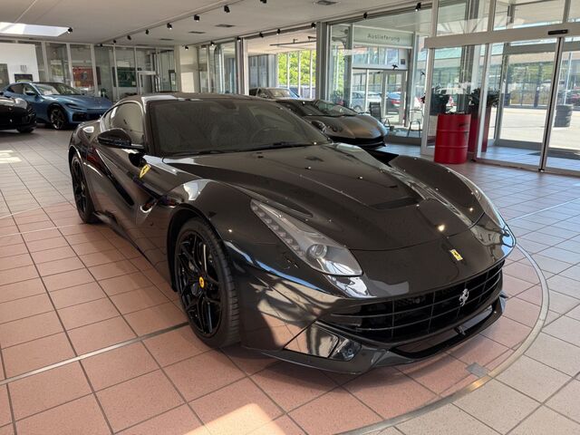 FERRARI F12 Berlinetta