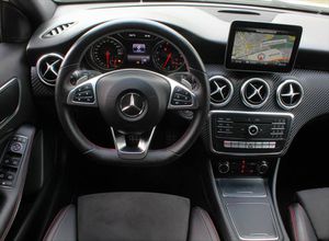 MERCEDES-BENZ A 200 AMG Line Business LED High Performance