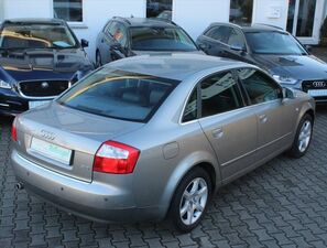 AUDI A4 - 2,0 Klimaautom. Audio-Alpine Alu 16" M+S