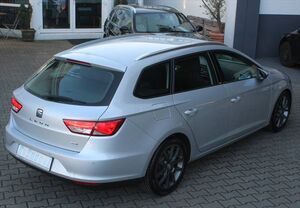 SEAT Leon ST Kombi 2,0 TDI Style Navi MOMO-Alu 17