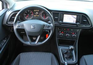 SEAT Leon ST Kombi 2,0 TDI Style Navi MOMO-Alu 17