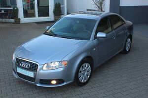 AUDI A4 3,0 TDI Quattro S-Line-Sport Plus Navi  Xenon