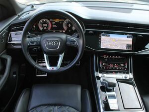 AUDI Q8 50 TDI Compotition + S-Line Sport plus Busine