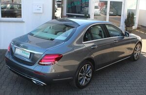 MERCEDES-BENZ E 300 de Exclusive Comand Head-up Memory AHK