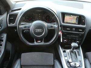 AUDI Q5 2,0 TDI Quattro S-Line Sport Plus Navi AH-1Hd
