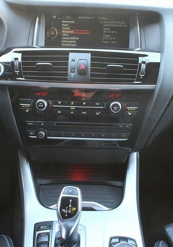 BMW X3 xDrive 30d M-Sport + M-Aerodynamic Alu 20 Ansicht 8 für Fahrzeugdetailseite