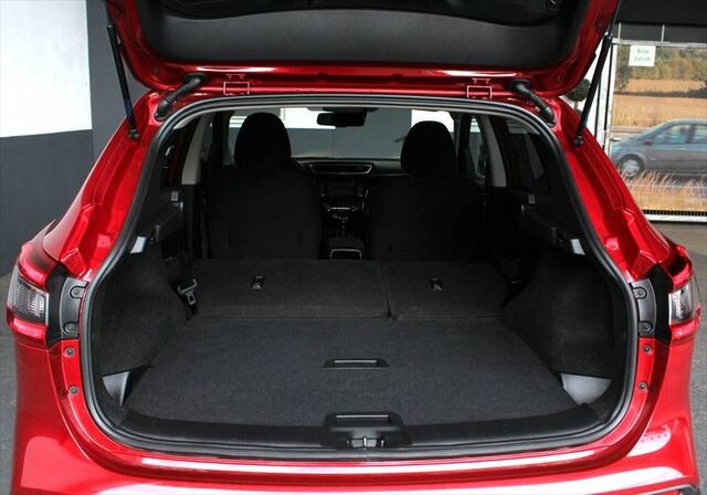 NISSAN Qashqai Acenta Visia Navi Alu-Allwetterreifen Ansicht 9 für Fahrzeugdetailseite