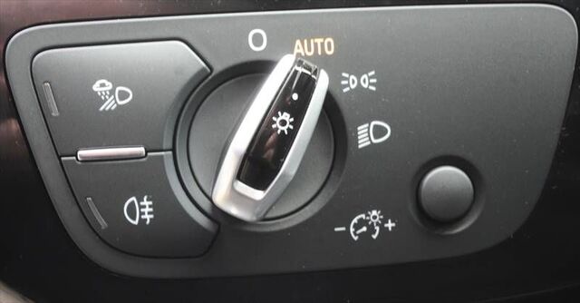 AUDI A4 Avant 1,4 TFSI S-Line Sport plus S-Line Black Ansicht 9 für Fahrzeugdetailseite