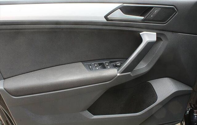 VW Tiguan 2,0 TDI Comfortline 4Motion AHK schwenk Ansicht 9 für Fahrzeugdetailseite
