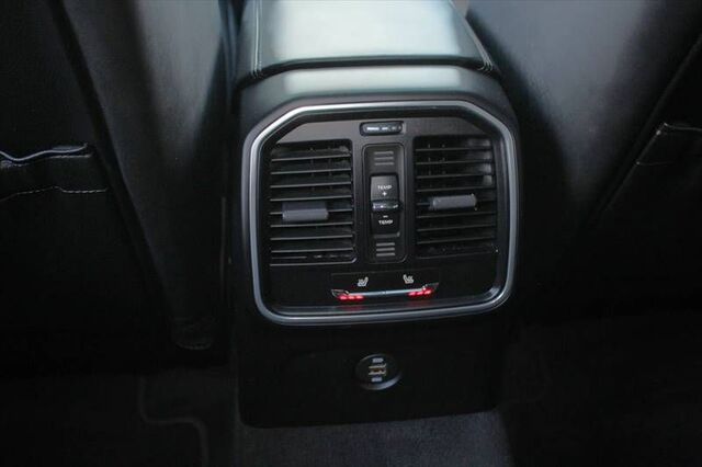 PORSCHE Macan S Komfortsitze Panorama Sport-Auspuff LED Ansicht 9 für Fahrzeugdetailseite