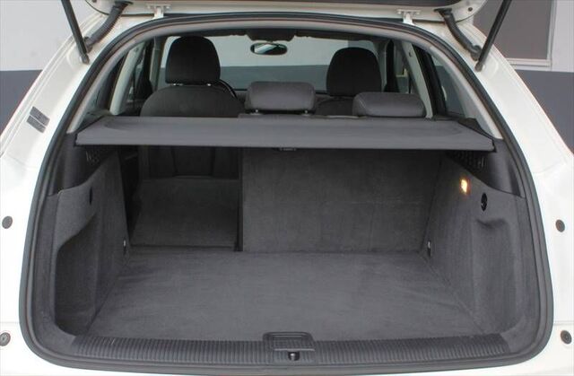 AUDI Q3 - 2,0 TFSI Quattro Sportsitze Bi-Xenon Alu 18 Ansicht 11 für Fahrzeugdetailseite