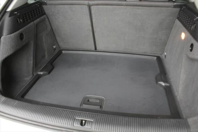 AUDI Q3 - 2,0 TFSI Quattro Sportsitze Bi-Xenon Alu 18 Ansicht 12 für Fahrzeugdetailseite