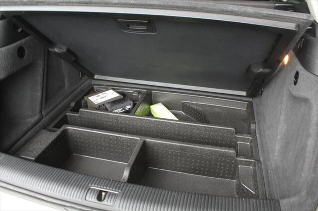 AUDI Q3 - 2,0 TFSI Quattro Sportsitze Bi-Xenon Alu 18 Ansicht 14 für Fahrzeugdetailseite