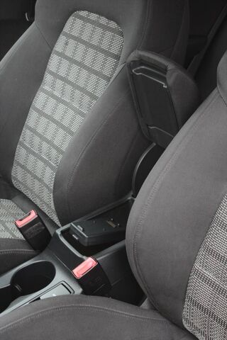 AUDI Q3 - 2,0 TFSI Quattro Sportsitze Bi-Xenon Alu 18 Ansicht 6 für Fahrzeugdetailseite