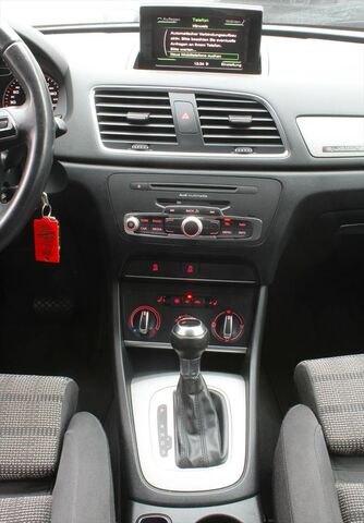AUDI Q3 - 2,0 TFSI Quattro Sportsitze Bi-Xenon Alu 18 Ansicht 9 für Fahrzeugdetailseite