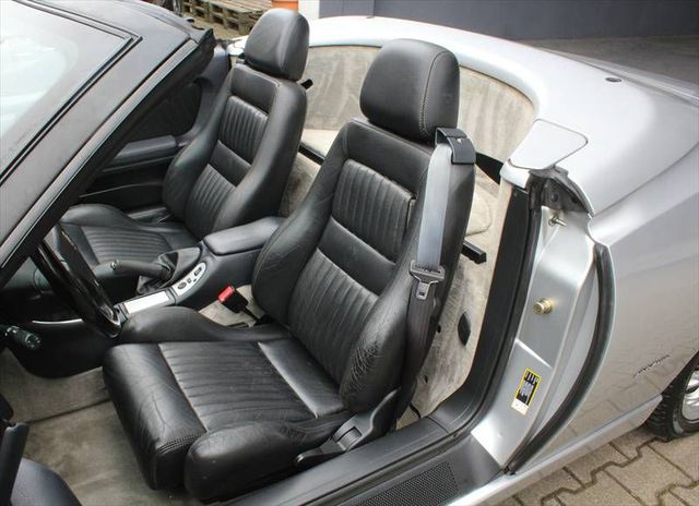 ALFA ROMEO Spider Sportsitze Leder Schwarz, elektr. Verdeck