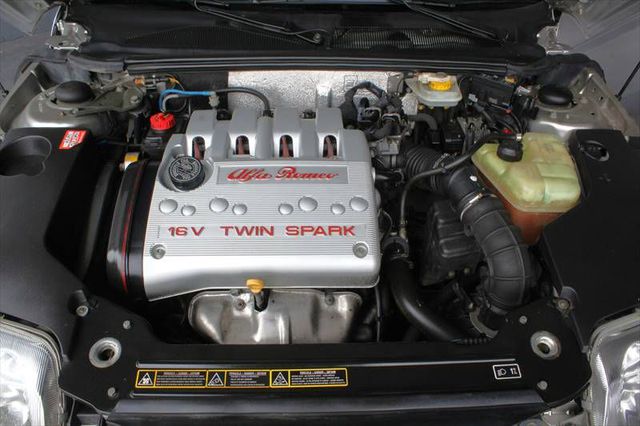 ALFA ROMEO Spider Sportsitze Leder Schwarz, elektr. Verdeck