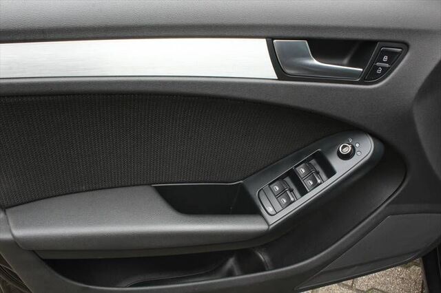 AUDI A4 Avant TFSI S-Line Sportpaket Plus ÖLVERBRAUCH Ansicht 9 für Fahrzeugdetailseite