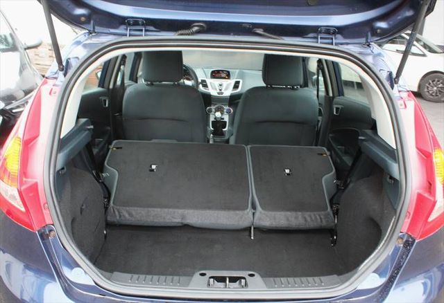 FORD Fiesta 5-türig Cool&Sound-Paket Allwetterreifen Ansicht 9 für Fahrzeugdetailseite