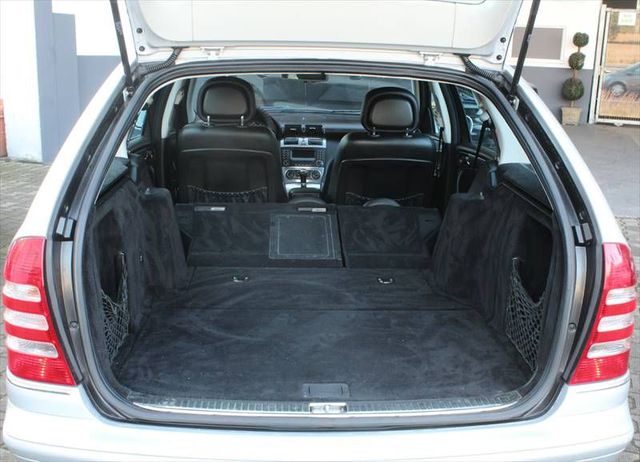 MERCEDES-BENZ C 200 T-Kombi Avantgarde Sitzhzg Navi Xenon AHK