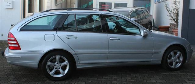 MERCEDES-BENZ C 200 T-Kombi Avantgarde Sitzhzg Navi Xenon AHK