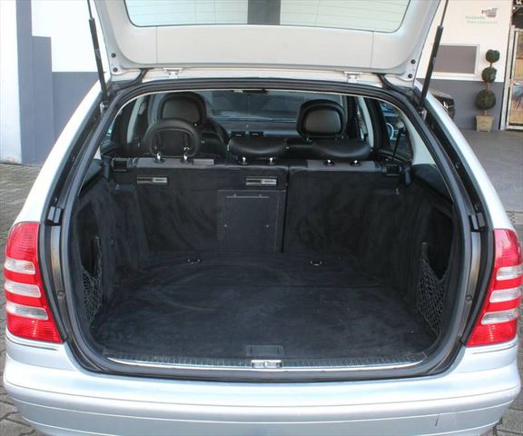 MERCEDES-BENZ C 200 T-Kombi Avantgarde Sitzhzg Navi Xenon AHK