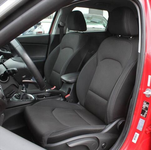 HYUNDAI i30 - 1,4-GDI Intro Plus-Paket Alu 17 Allwetter Ansicht 4 für Fahrzeugdetailseite