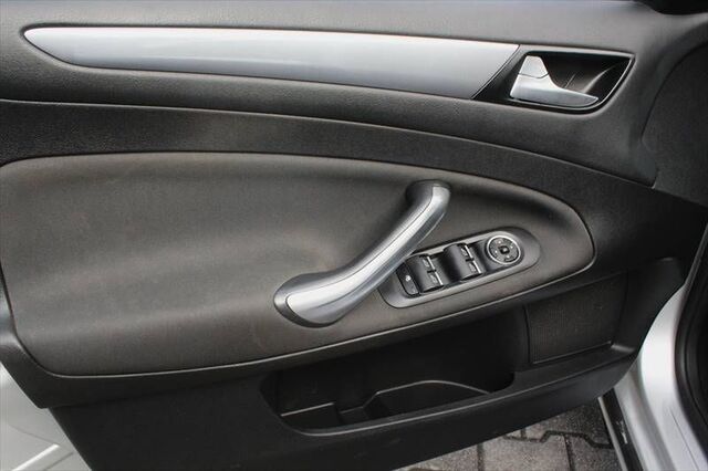 FORD Mondeo Turnier 2,0 TDCi Business Automatik AHK Ansicht 8 für Fahrzeugdetailseite