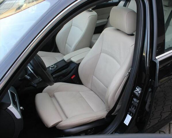 BMW 335 i Touring xDrive M-Sport-Paket Leder Panoram Ansicht 4 für Fahrzeugdetailseite