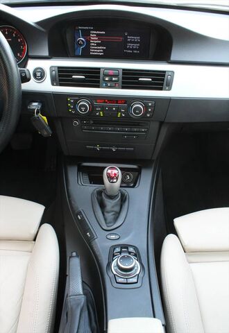 BMW 335 i Touring xDrive M-Sport-Paket Leder Panoram Ansicht 7 für Fahrzeugdetailseite