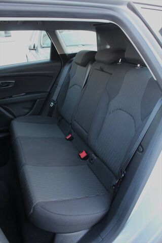 SEAT Leon ST Kombi 2,0 TDI Style Navi MOMO-Alu 17 Ansicht 6 für Fahrzeugdetailseite