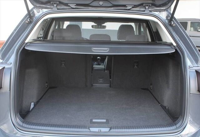 VW Golf 8 Variant 2,0 TDI Life Business Premium Pa Ansicht 10 für Fahrzeugdetailseite