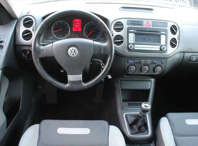 VW Tiguan 2,0 TSI Sport & Style 4Motion AHK Ansicht 3 für Fahrzeugdetailseite