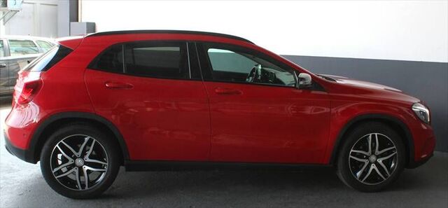 MERCEDES-BENZ GLA 220 CDI Urban Night-Paket Bi-Xenon AMG-Alu18 Ansicht 14 für Fahrzeugdetailseite