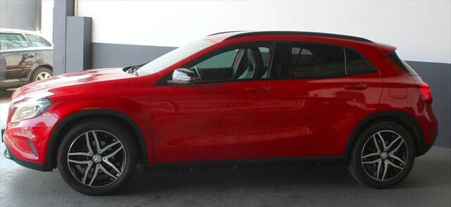MERCEDES-BENZ GLA 220 CDI Urban Night-Paket Bi-Xenon AMG-Alu18 Ansicht 15 für Fahrzeugdetailseite