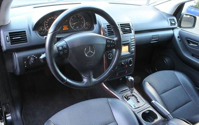 MERCEDES-BENZ A 180 Elegance Autom.-GetriebeKlima Sitzhzg. Ansicht 7 für Fahrzeugdetailseite