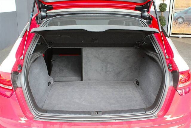 AUDI A3 Sportback Quattro exclusive line Open-Sky Ansicht 8 für Fahrzeugdetailseite