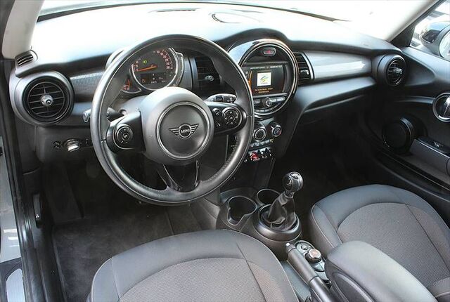 MINI Cooper 1,5 Salt Klima Sitzheizung Alu 17" Ansicht 6 für Fahrzeugdetailseite
