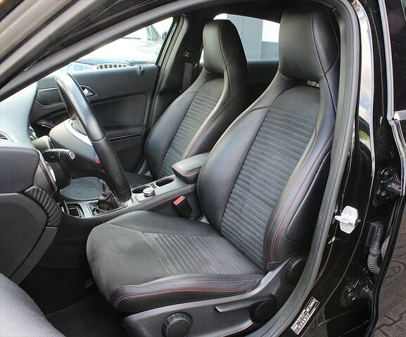 MERCEDES-BENZ A 180 AMG Sport-Line 1.Hd. Bi-Xenon Alu 18 Ansicht 4 für Fahrzeugdetailseite
