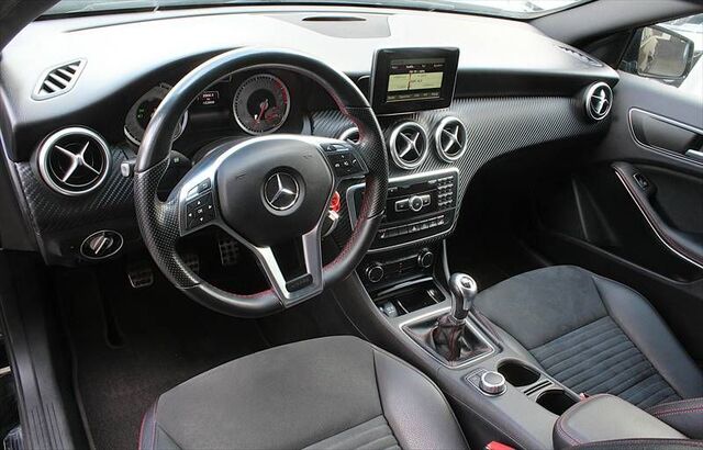 MERCEDES-BENZ A 180 AMG Sport-Line 1.Hd. Bi-Xenon Alu 18 Ansicht 6 für Fahrzeugdetailseite