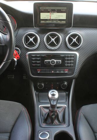 MERCEDES-BENZ A 180 AMG Sport-Line 1.Hd. Bi-Xenon Alu 18 Ansicht 7 für Fahrzeugdetailseite
