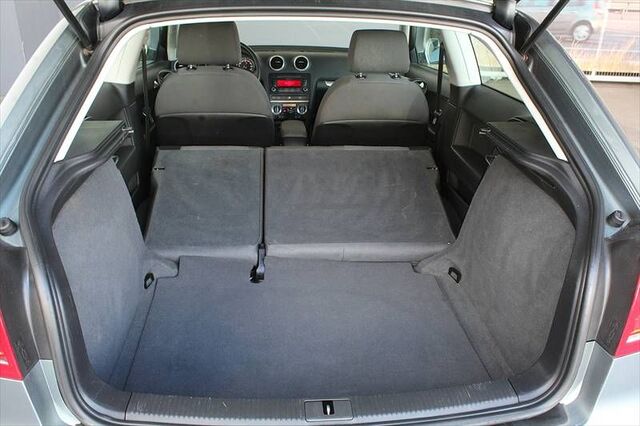 AUDI A3 1,6 TDI Klimaautomatik Tempomat PDC Alu Ansicht 10 für Fahrzeugdetailseite