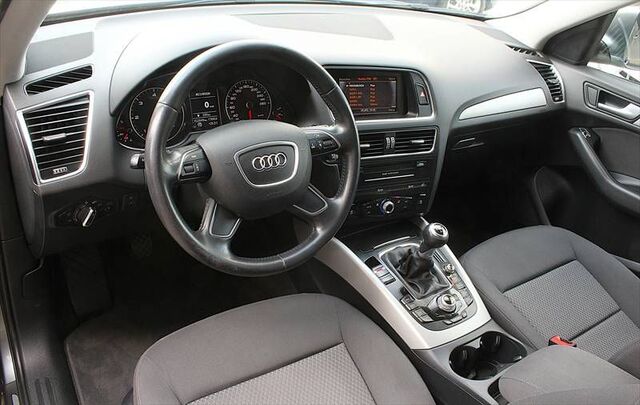 AUDI Q5 TDI Navi MMI el.Heckklappe AHK schwenkb 1Hd Ansicht 6 für Fahrzeugdetailseite