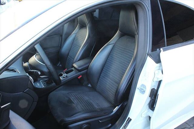 MERCEDES-BENZ CLA 180 Street Style - AMG Line, Navi Alu 18" Ansicht 4 für Fahrzeugdetailseite
