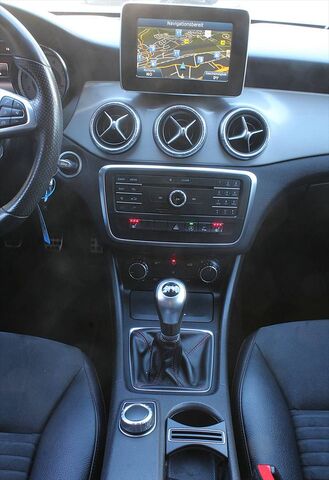 MERCEDES-BENZ CLA 180 Street Style - AMG Line, Navi Alu 18" Ansicht 7 für Fahrzeugdetailseite