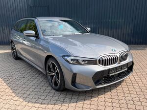 BMW 330 i xDrive Touring M SPORT / Kamera/HiFi/M-Rad