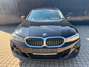 BMW 320 D Aut. Touring / 8-fach-Ber/el.Sitze/getönSch