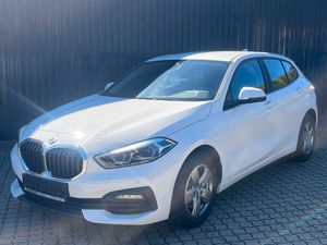 BMW 118 i 5-Türer/ AHK/LED/Lenkradheiz/Navi/Sitzheiz